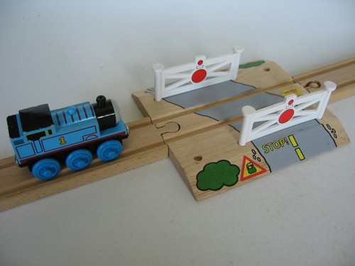 Bahnübergang holz passend - holz,